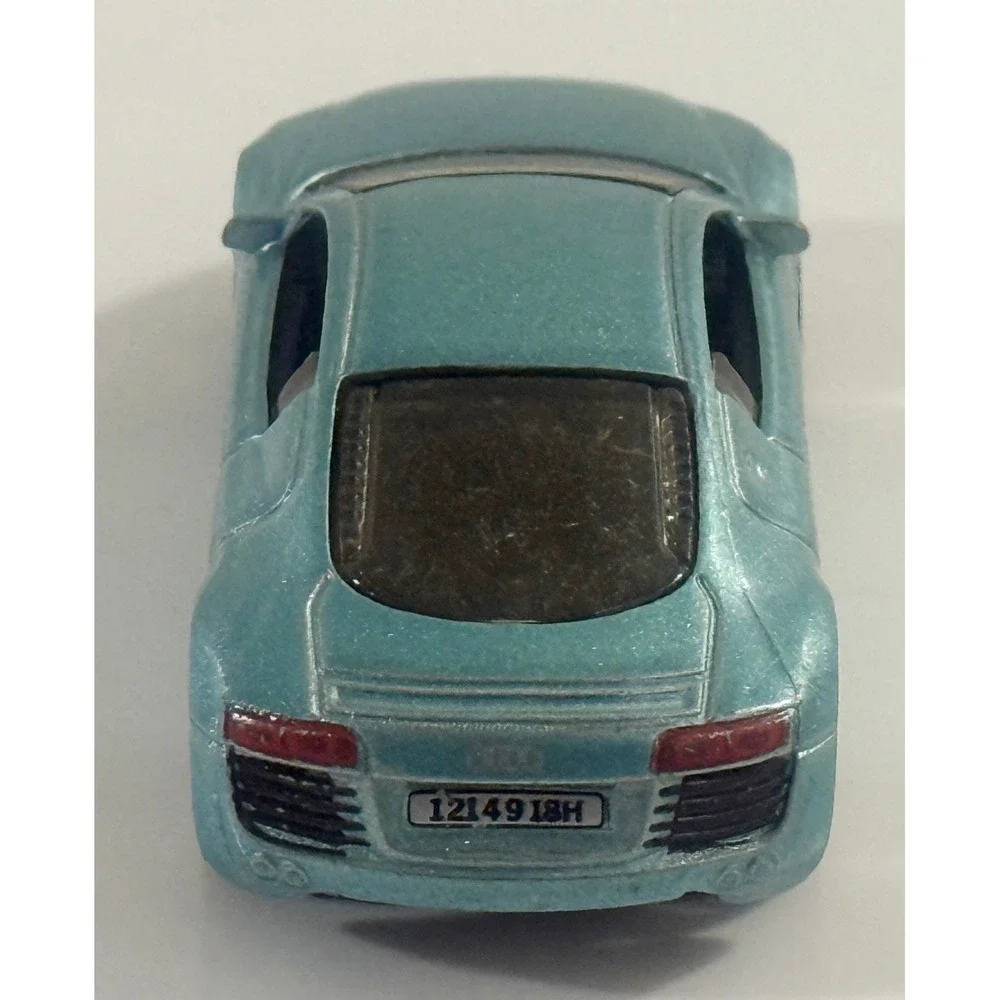 Matchbox Audi R8 V10 Collectible‎ 1/62 Scale Diecast Diorama Model 2007